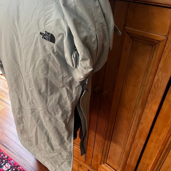 The North Face Women's Tanager Anorak Ski Jacket - Picture 7 of 11